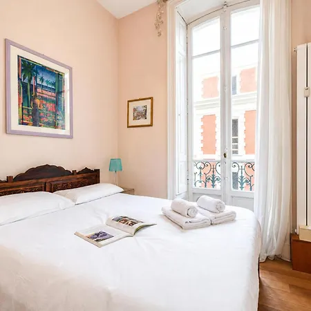 Regina - Duplex In Heart Of - Happy Apartment