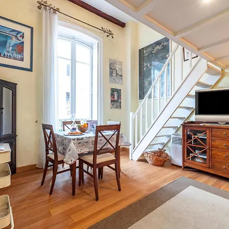 Regina - Duplex In Heart Of - Happy Apartment