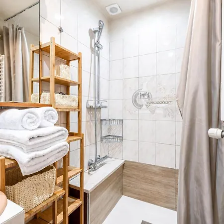 Regina - Duplex In Heart Of - Happy *
